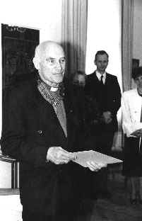 INFO1_1.JPG (13933 BYTES)