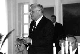 DIP1_2.JPG (11429 BYTES)