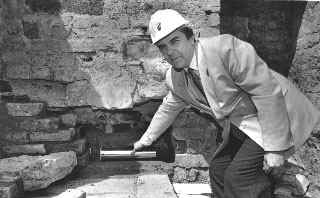 PEC1_2.JPG (23275 BYTES)