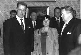 DIP1_1.JPG (13227 BYTES)