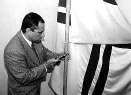 SKELE1.JPG (14216 BYTES)