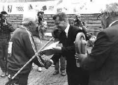 INFO3_1.JPG (7773 BYTES)