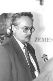 WPE1.JPG (5040 BYTES)