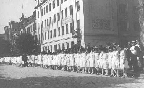 WPE8.JPG (18936 BYTES)