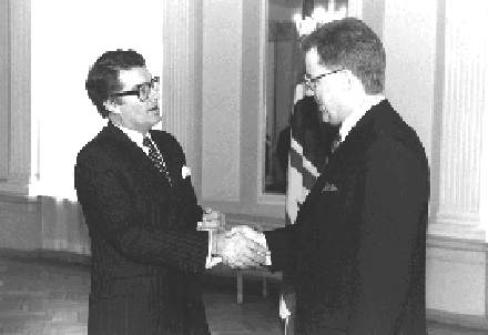 dip1.jpg (14039 bytes)