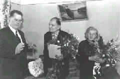 info2_2.JPG (26234 bytes)