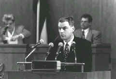 s1_8.JPG (19526 bytes)