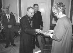 info1.JPG (81160 bytes)