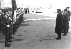 info4_3.JPG (26279 bytes)