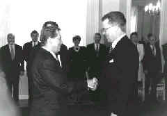 dip1_8.JPG (19223 bytes)