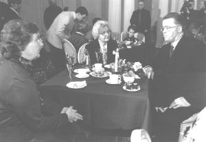 E3.JPG (11196 BYTES)