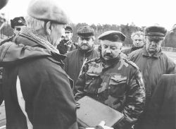 P13.JPG (11002 BYTES)