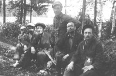 R8.JPG (11815 BYTES)