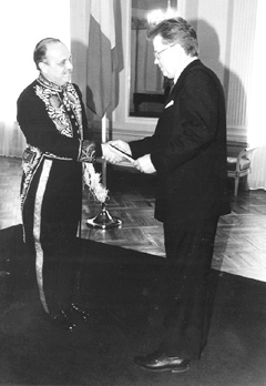 B1.JPG (30381 BYTES)