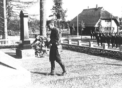 KK7.JPG (33370 BYTES)