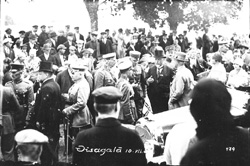 XXX.JPG (30859 BYTES)