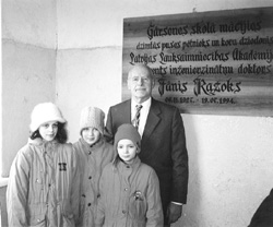 G3.JPG (23655 BYTES)