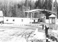 R8.JPG (14310 BYTES)