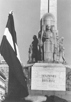 AB1.JPG (14470 BYTES)