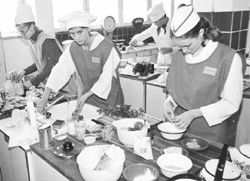 E4.JPG (29223 BYTES)