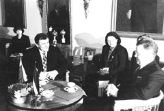 M2.JPG (17062 BYTES)