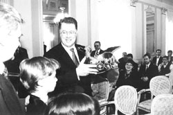 D5.JPG (17937 BYTES)