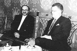 I2.JPG (18338 BYTES)