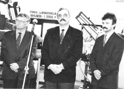 R3.JPG (25503 BYTES)