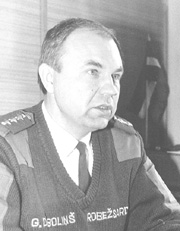 XXX.JPG (19308 BYTES)