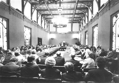 AP3.JPG (85407 BYTES)