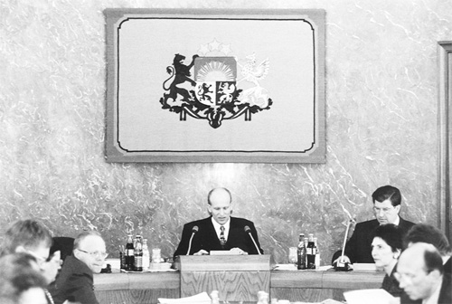 V1.JPG (68030 BYTES)