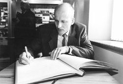 KG15.JPG (18997 BYTES)