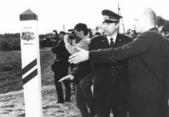 B1.JPG (13875 BYTES)