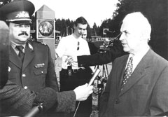 B2.JPG (16237 BYTES)