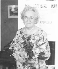 PAKULE.JPG (19942 BYTES)