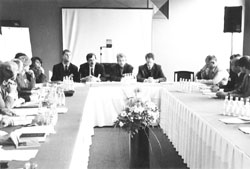 V2.JPG (15858 BYTES)