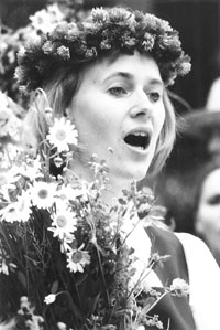 DZ2.JPG (24055 BYTES)