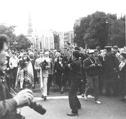 BI11.JPG (21751 BYTES)