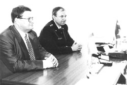 ROB.JPG (13370 BYTES)