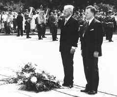 I1.JPG (28412 BYTES)