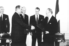 I6.JPG (13013 BYTES)