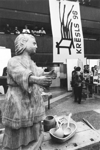 4V.JPG (32798 BYTES)