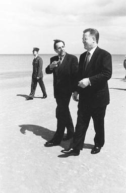 SO2.JPG (17117 BYTES)