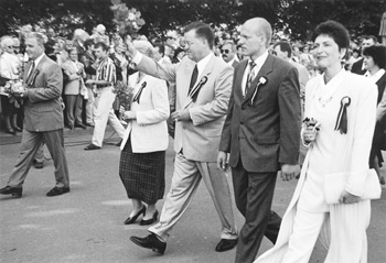 DD1.JPG (42864 BYTES)