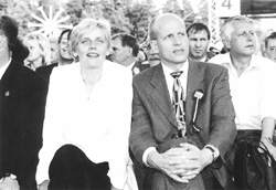 DB2.JPG (23079 BYTES)