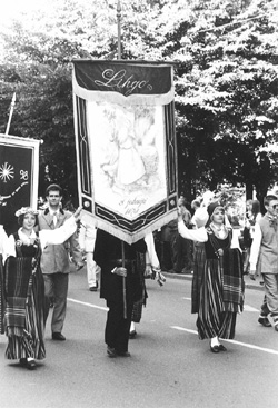 DG1.JPG (53179 BYTES)