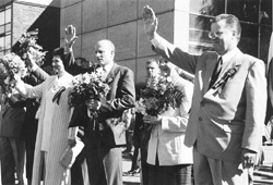 DG4.JPG (28177 BYTES)