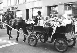 DG7.JPG (26777 BYTES)