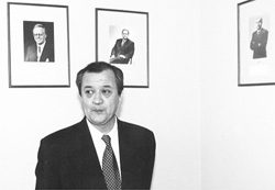 UZ.JPG (13368 BYTES)