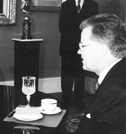 K41.JPG (28831 BYTES)